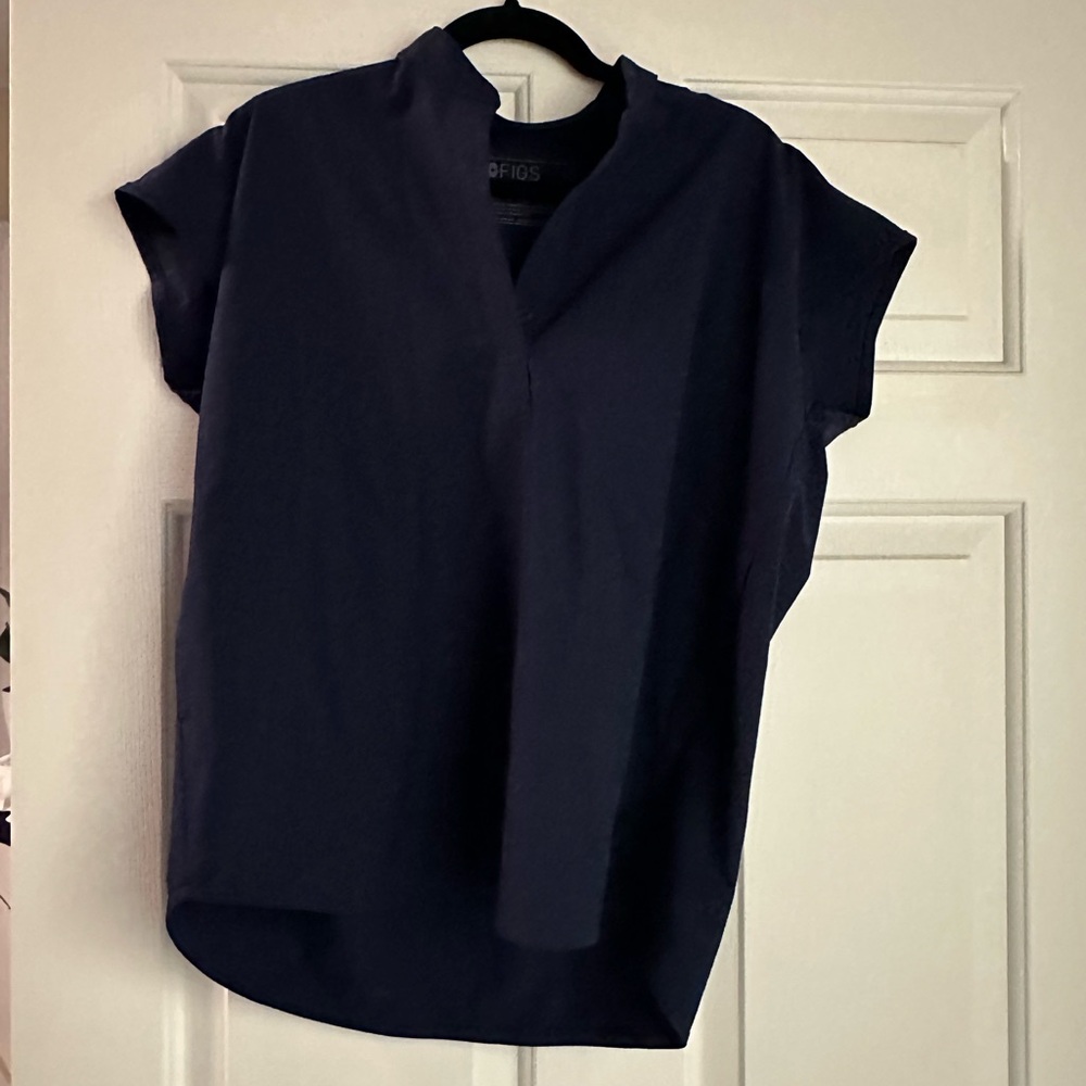 Navy women’s oversized scrub top- XS